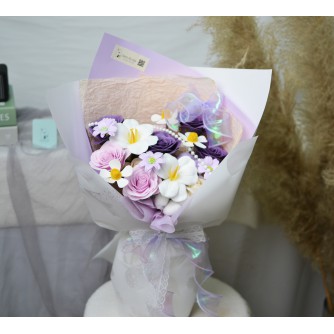 HAYLEY (SOAP FLOWERS) 