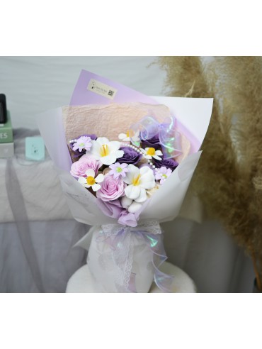 HAYLEY (SOAP FLOWERS) 