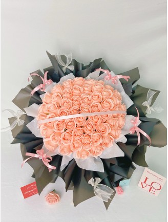 LYNSEY (SOAP FLOWERS)