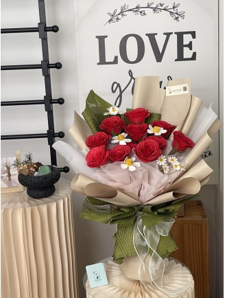 GRANDUER (SOAP FLOWERS)