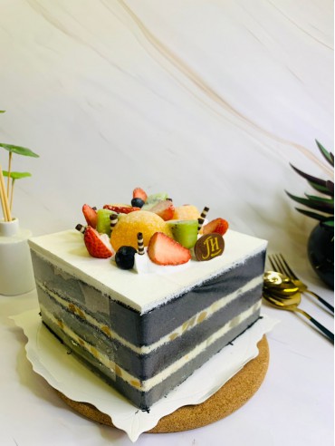 Bamboo Sensation Cake 竹炭风味蛋糕